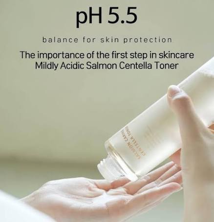HEVEBLUE : Salmon Caring Centella Toner